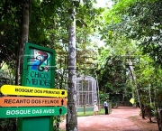 Placas de orientação no Parque Ambiental Chico Mendes