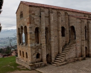 palacio-de-santa-maria-del-naranco-11