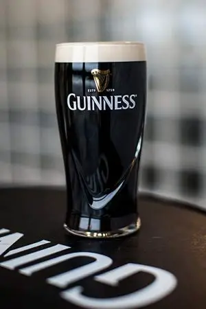 Cerveja Guinness é famosa mundialmente pelo seu sabor um balanço entre o amargor e a doçura