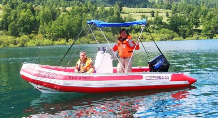 Passeio de Barco na Bahía La Poza